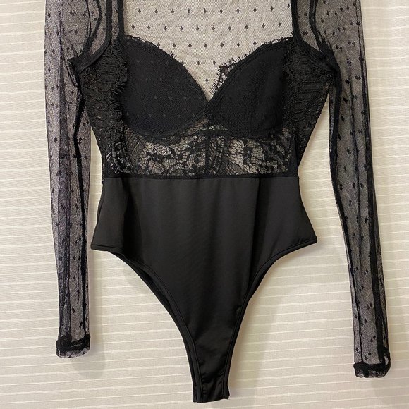 Sexy black mesh and lace bodysuit - Picture 2 of 3